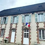 Au Vieux Chateau 게스트하우스 Villotran