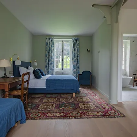 Πανσιόν Au Vieux Chateau 4*