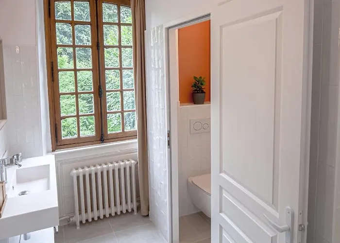 Au Vieux Chateau Guest house Villotran