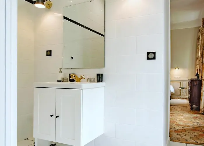 Au Vieux Chateau Guest house Villotran