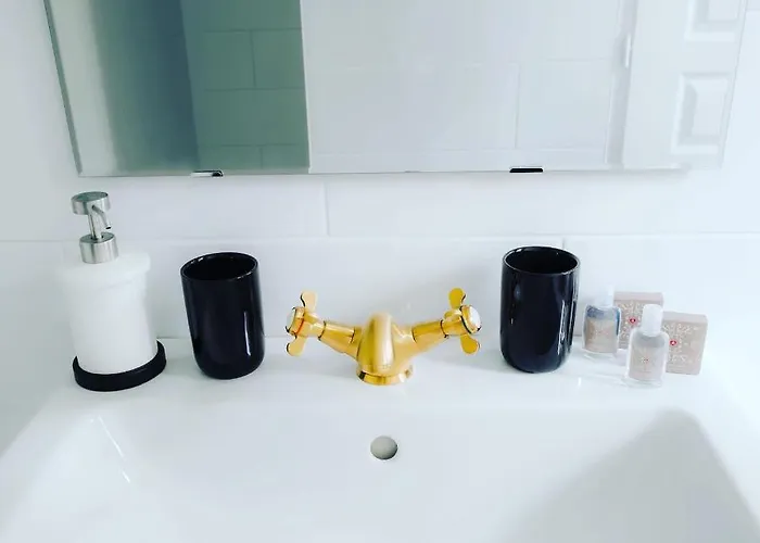 Au Vieux Chateau Guest house Villotran