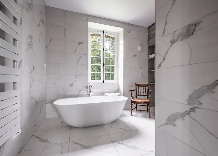 Au Vieux Chateau Guest house 4*