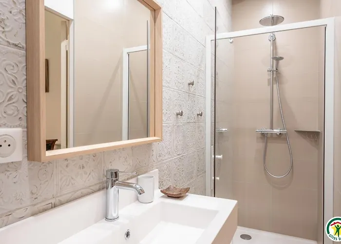 Au Vieux Chateau Guest house Villotran