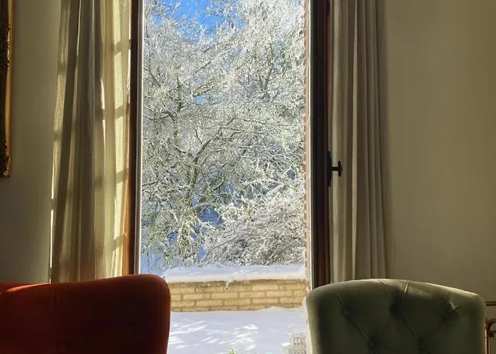 Au Vieux Chateau Guest house 4*