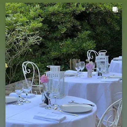 Au Vieux Chateau Guest house Villotran